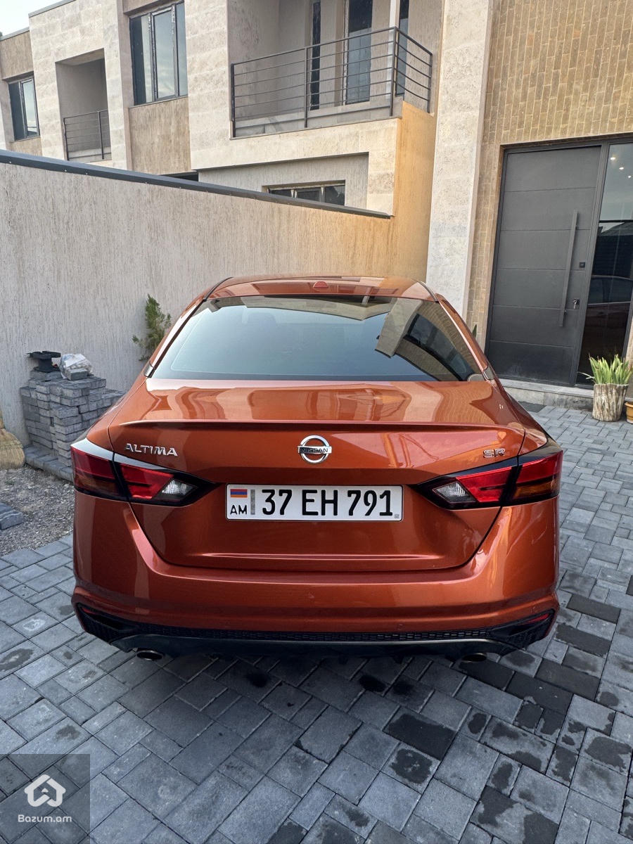 Nissan Altima SR - image 3