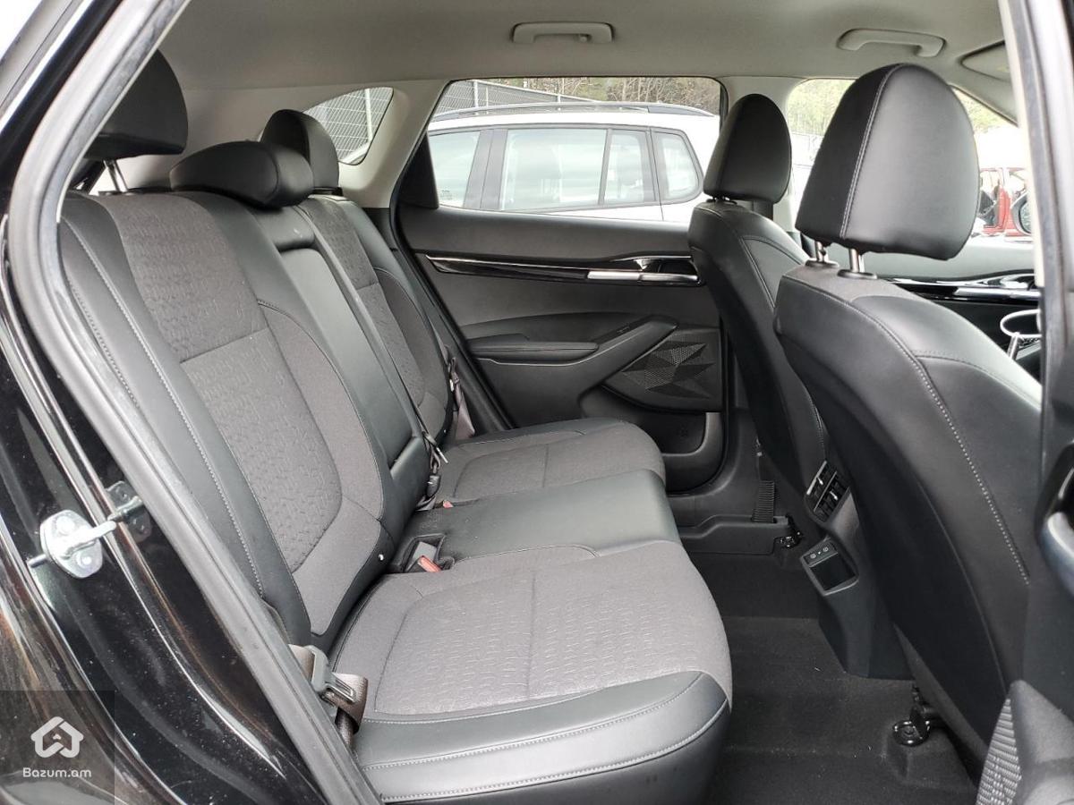 Kia Seltos 2023 - image 8