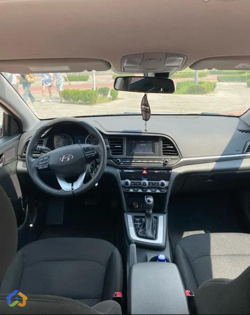 Hyundai Elantra - image 9