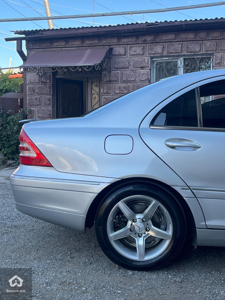 Mercedes benz C240 - image 7