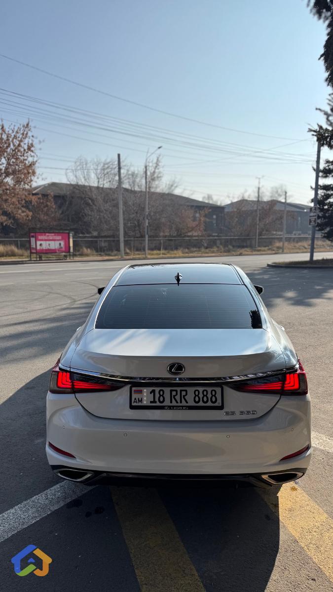 LEXUS ES350 - image 3