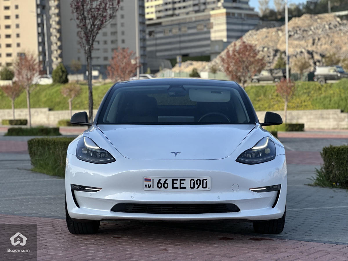 Tesla model 3 - image 3