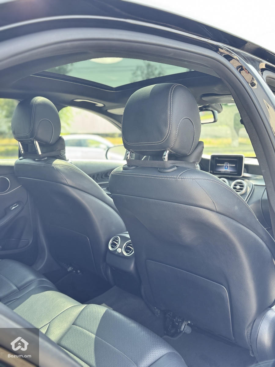 Mercedes Benz C300 - image 8