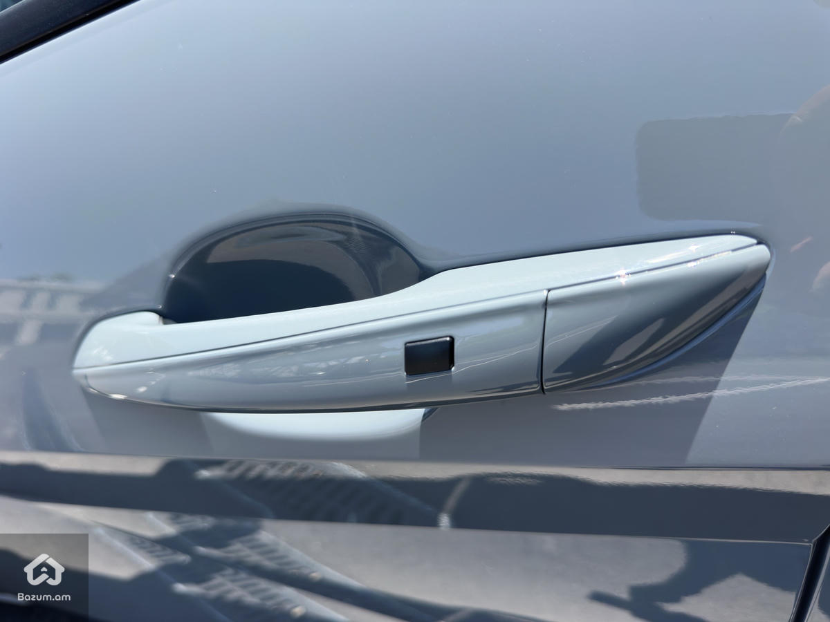 Elantra - image 23