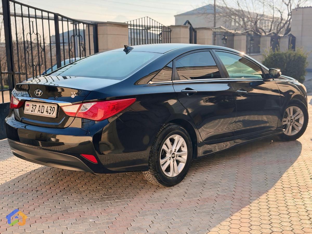 Hyundai Sonata Se - image 4