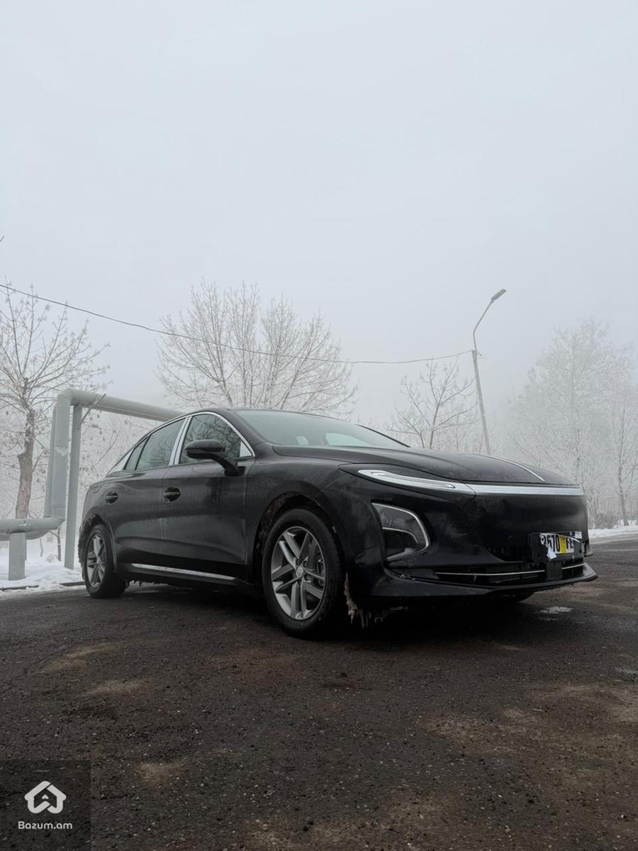 Վաճառվում է լրիվ նոր մեքենա - image 7