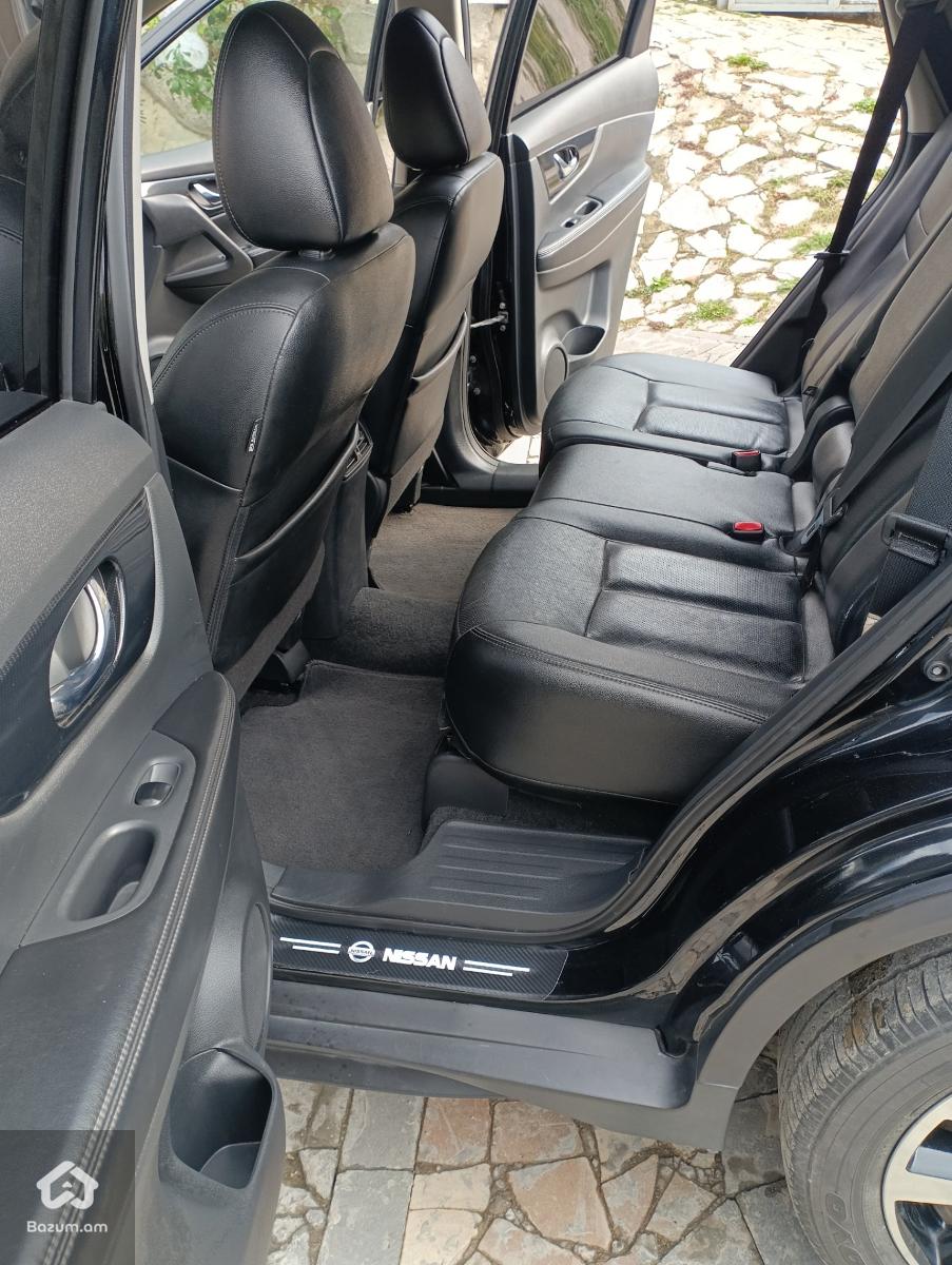 Nissan Rogue SL - image 8