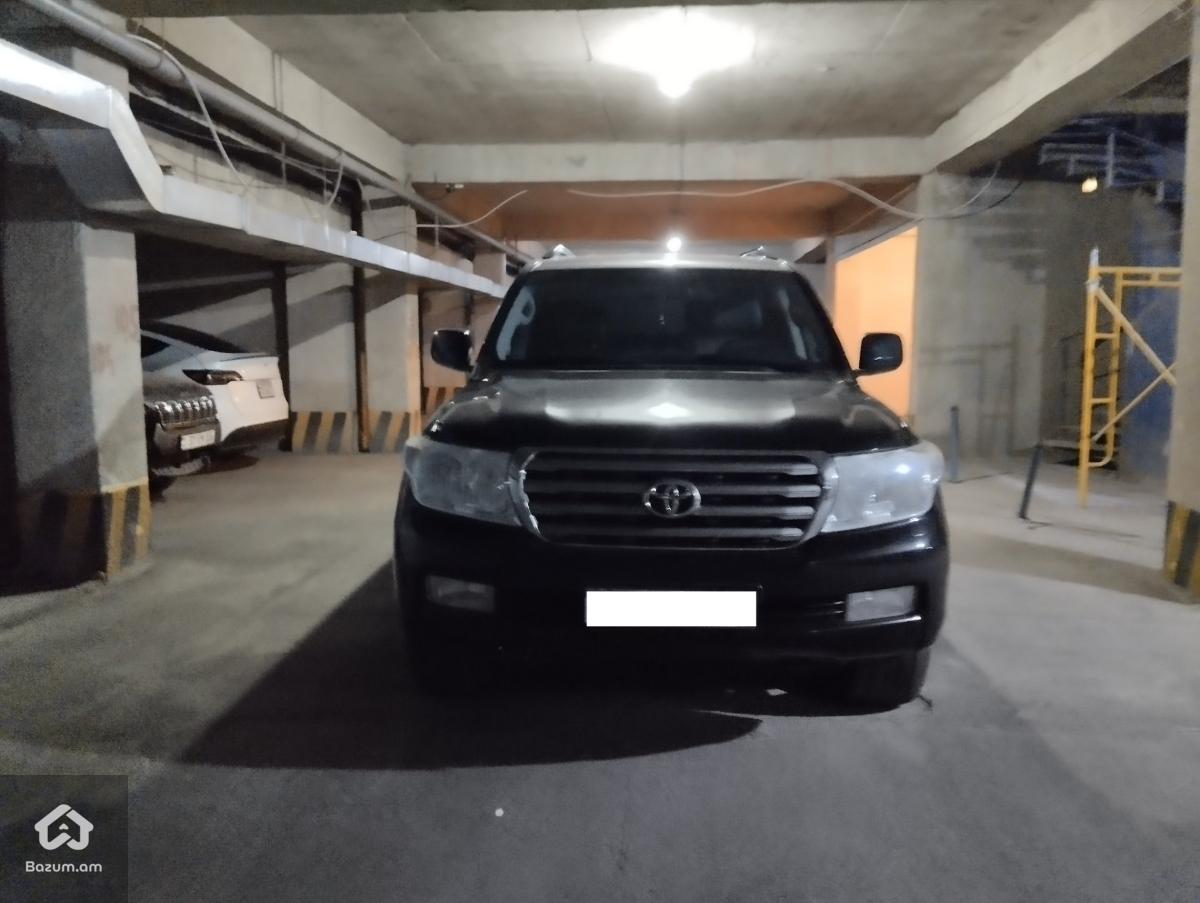 Վաճառվում է ՏՈՅՈՏԱ ԼԱՆԴ ԿՌԱՈՒԶԵՌ 200 - image 1