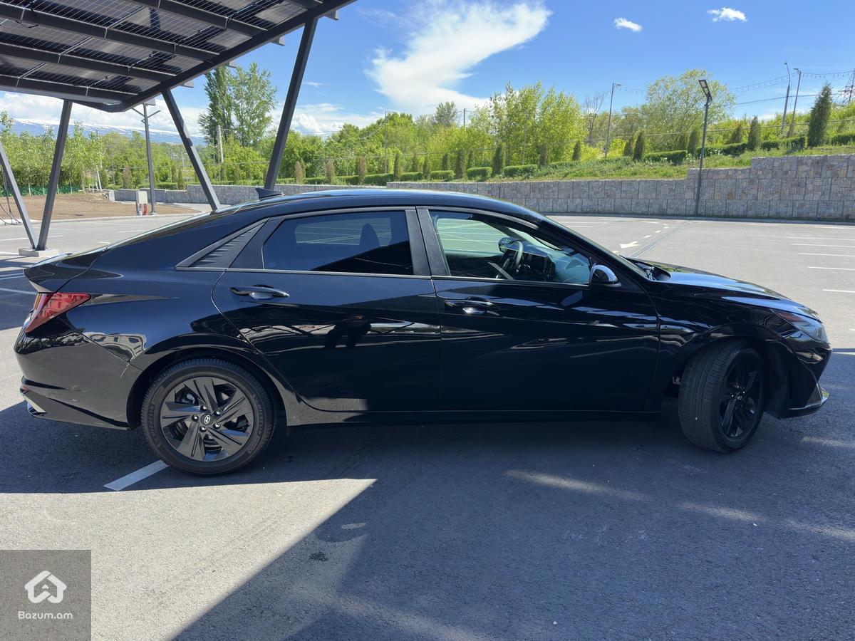 Elantra - image 6