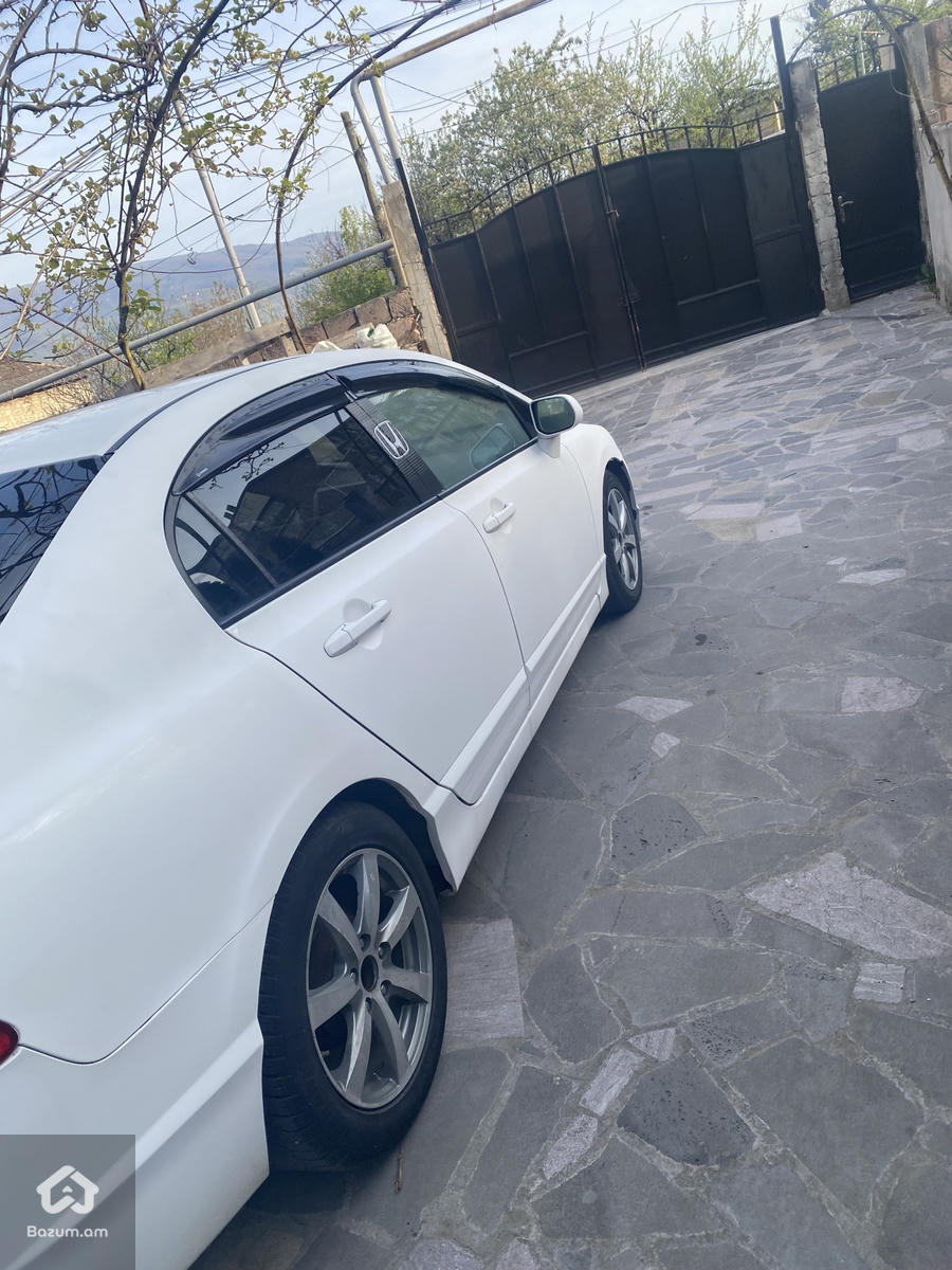 Honda Civic 2010 Restyling  - image 3