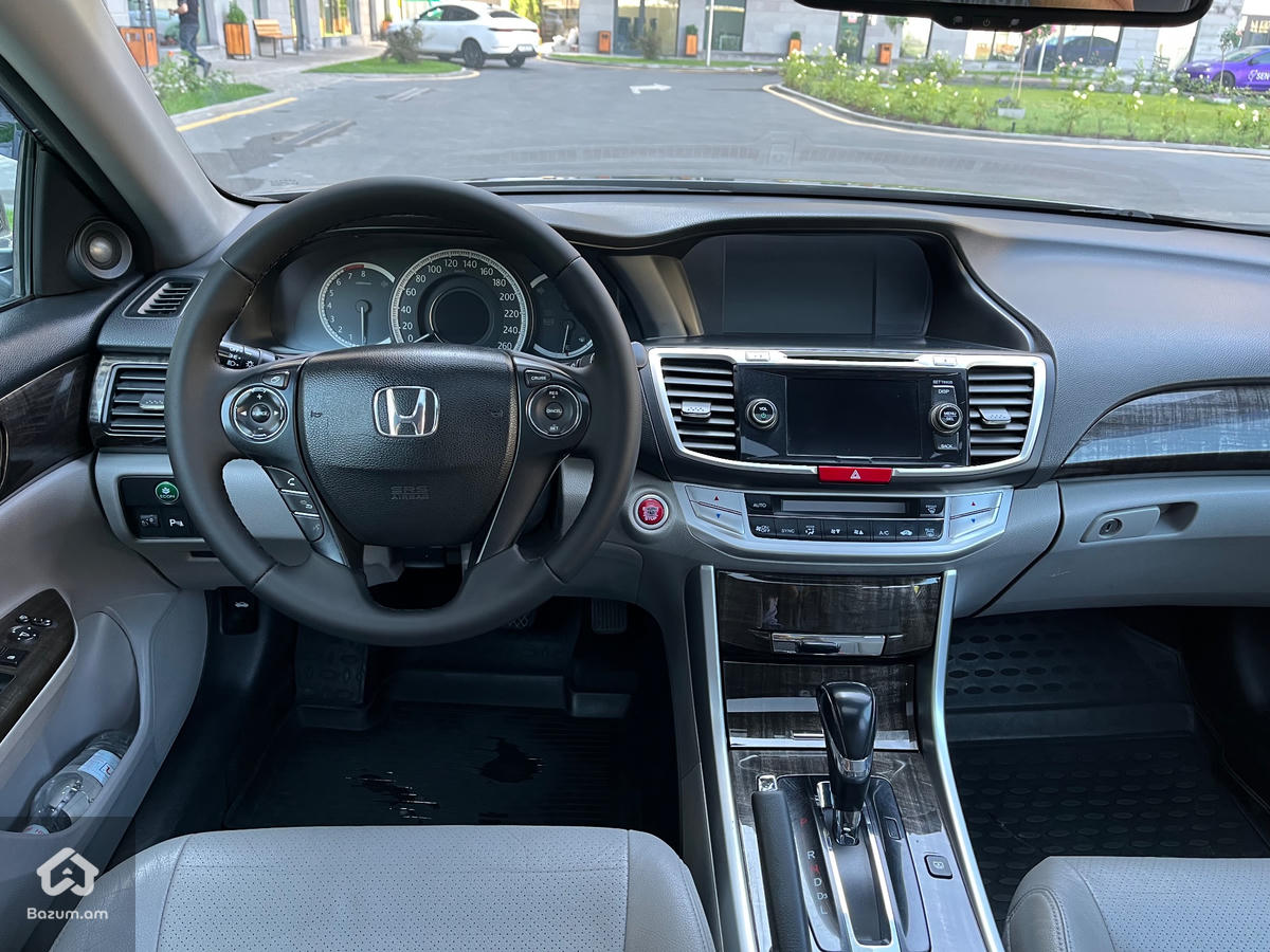 Honda Accord  - image 9