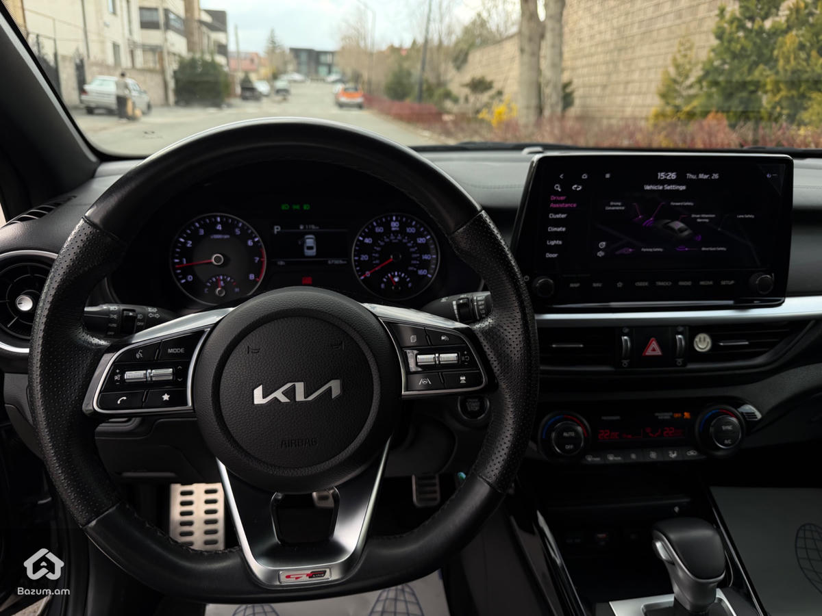 Kia Forte GT-Line Premium - image 16