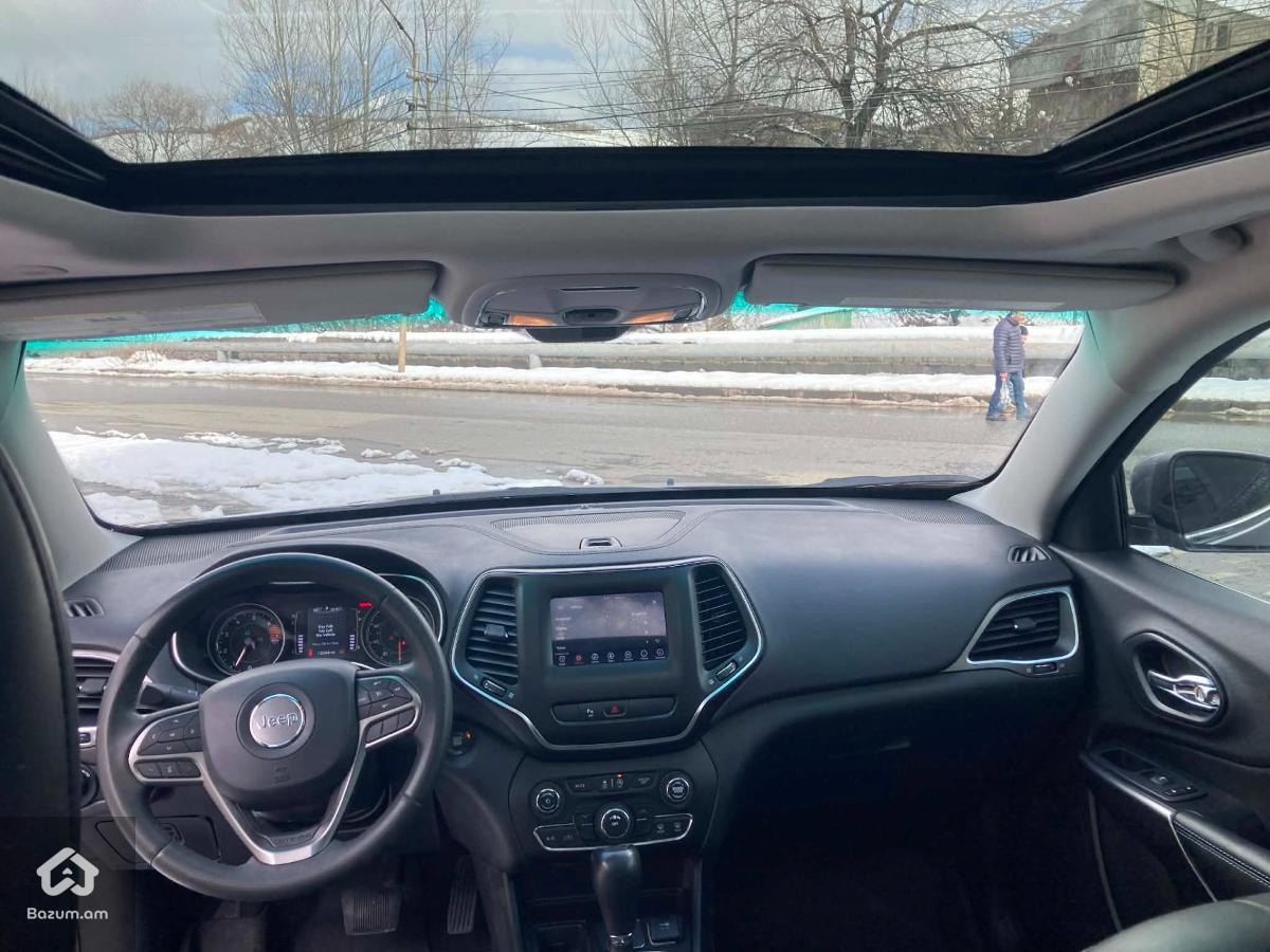 2020 Jeep Cherokee, Latitude Plus - image 19