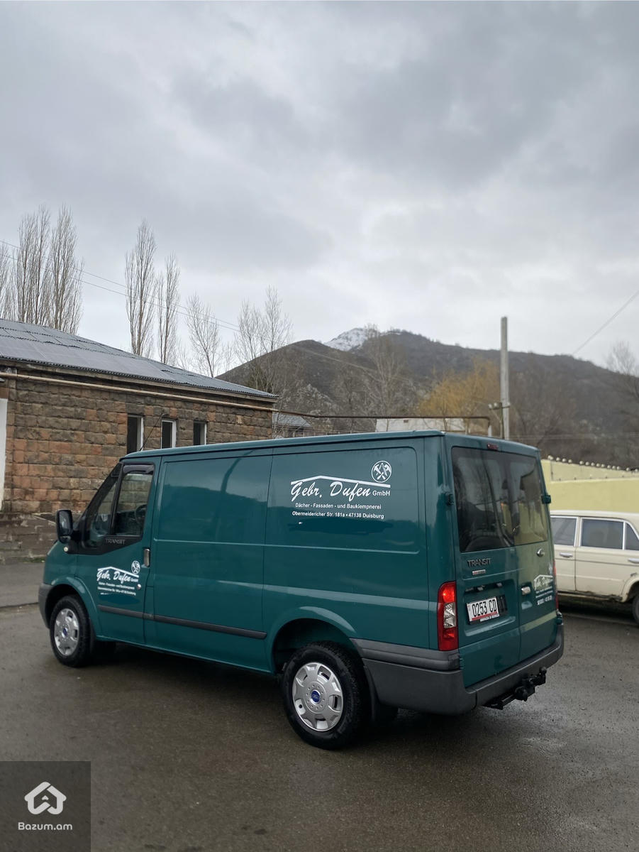 Ford Transit - image 2