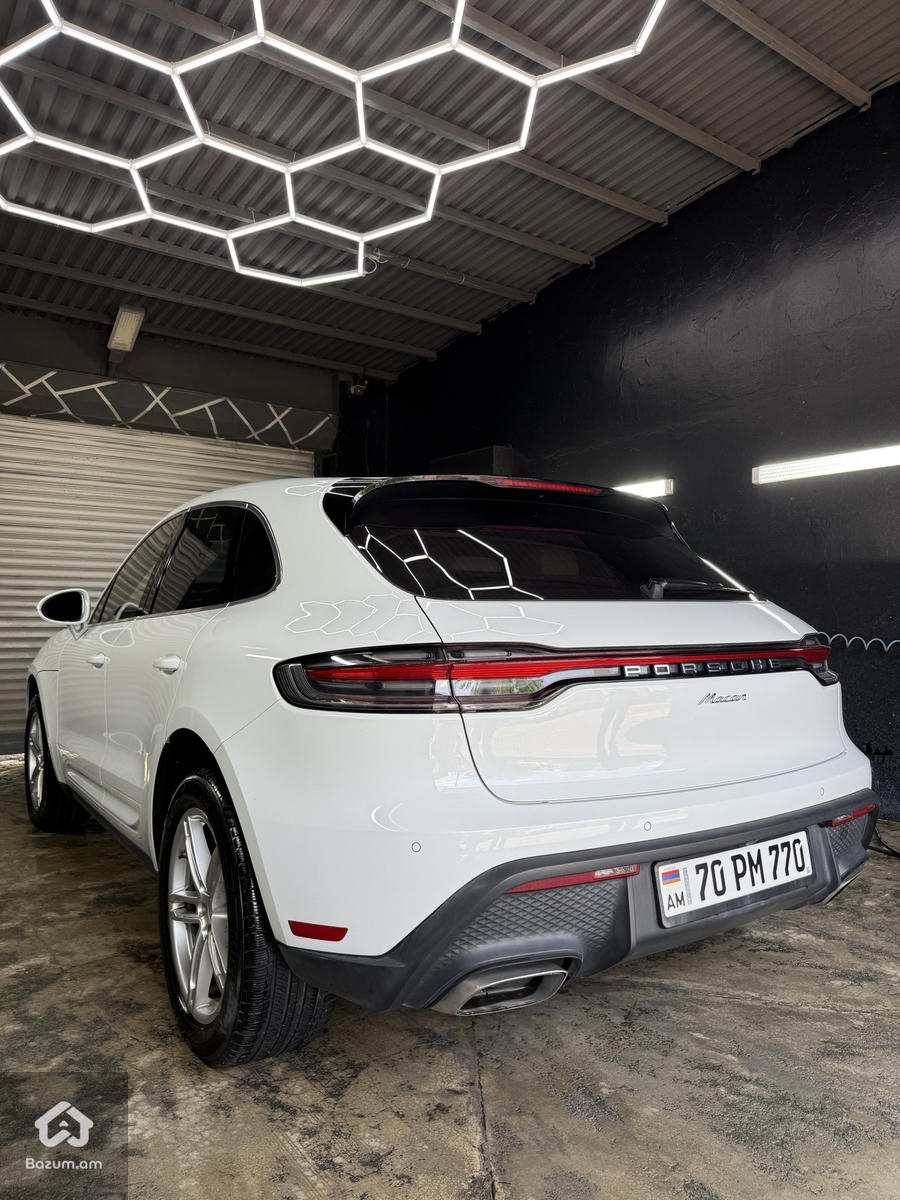 PORSCHE MACAN - image 4
