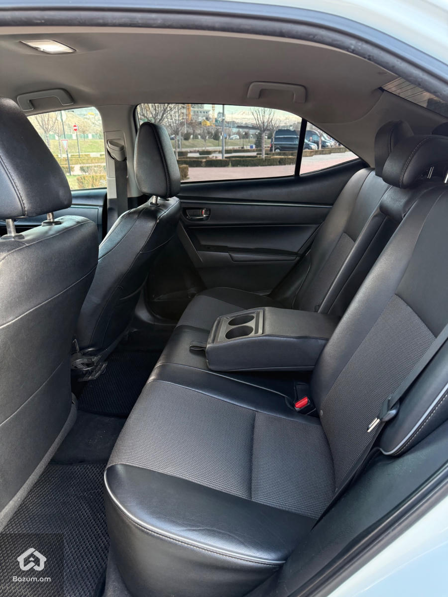 TOYOTA COROLLA  - image 8