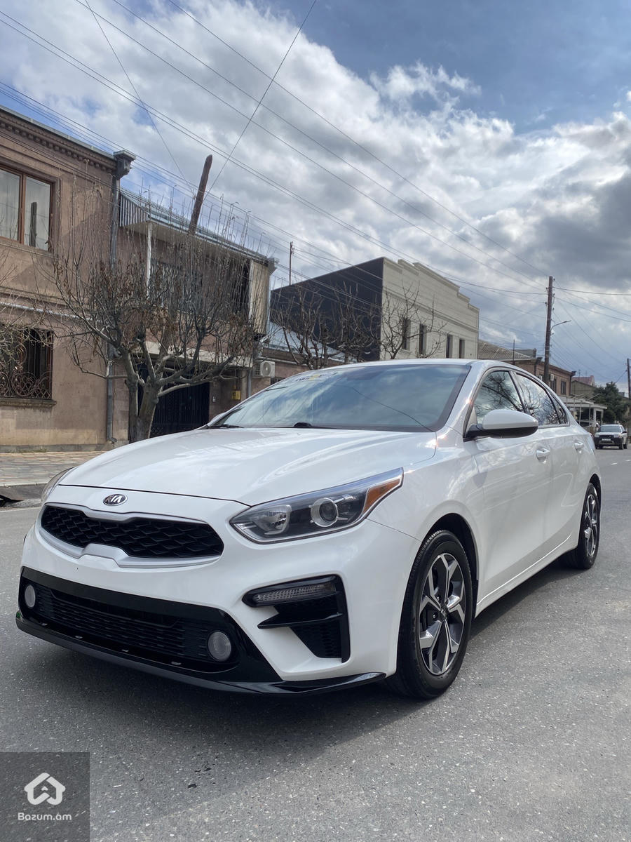 Kia Forte LXS - image 3