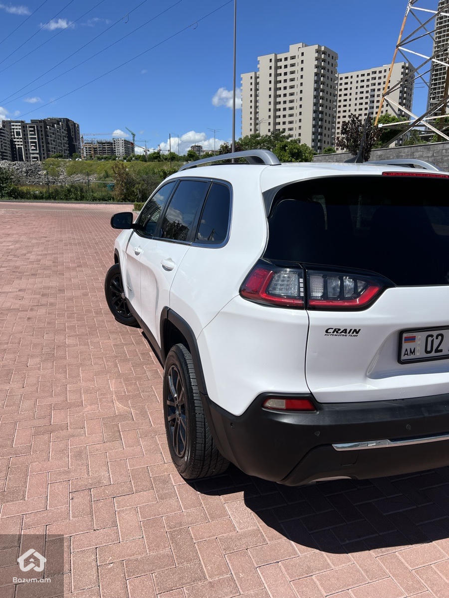 Jeep Cherokee  - image 6