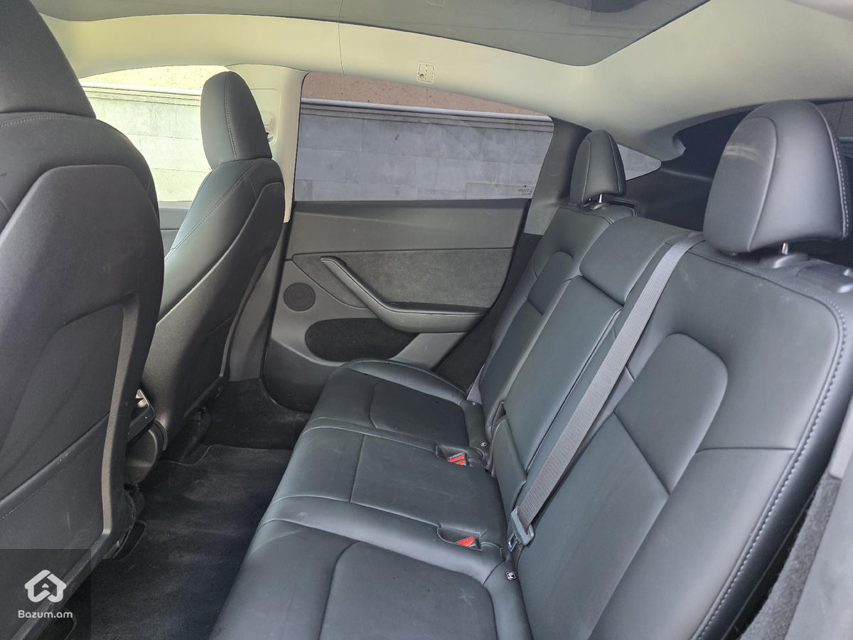 Tesla Model Y 2023 Dual Motor - image 12