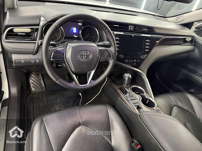 Toyota Camry 2019 - image 4