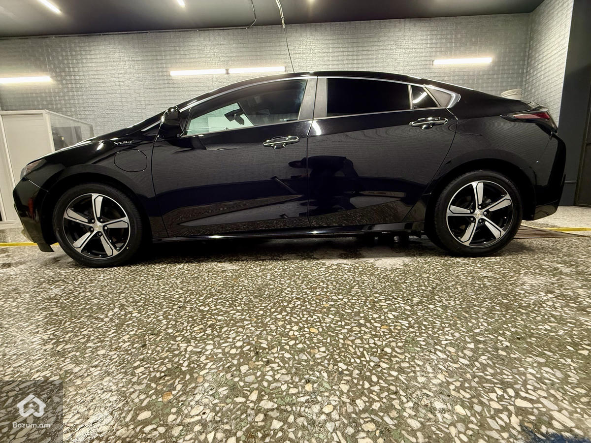 chevrolet Volt 2 - image 5