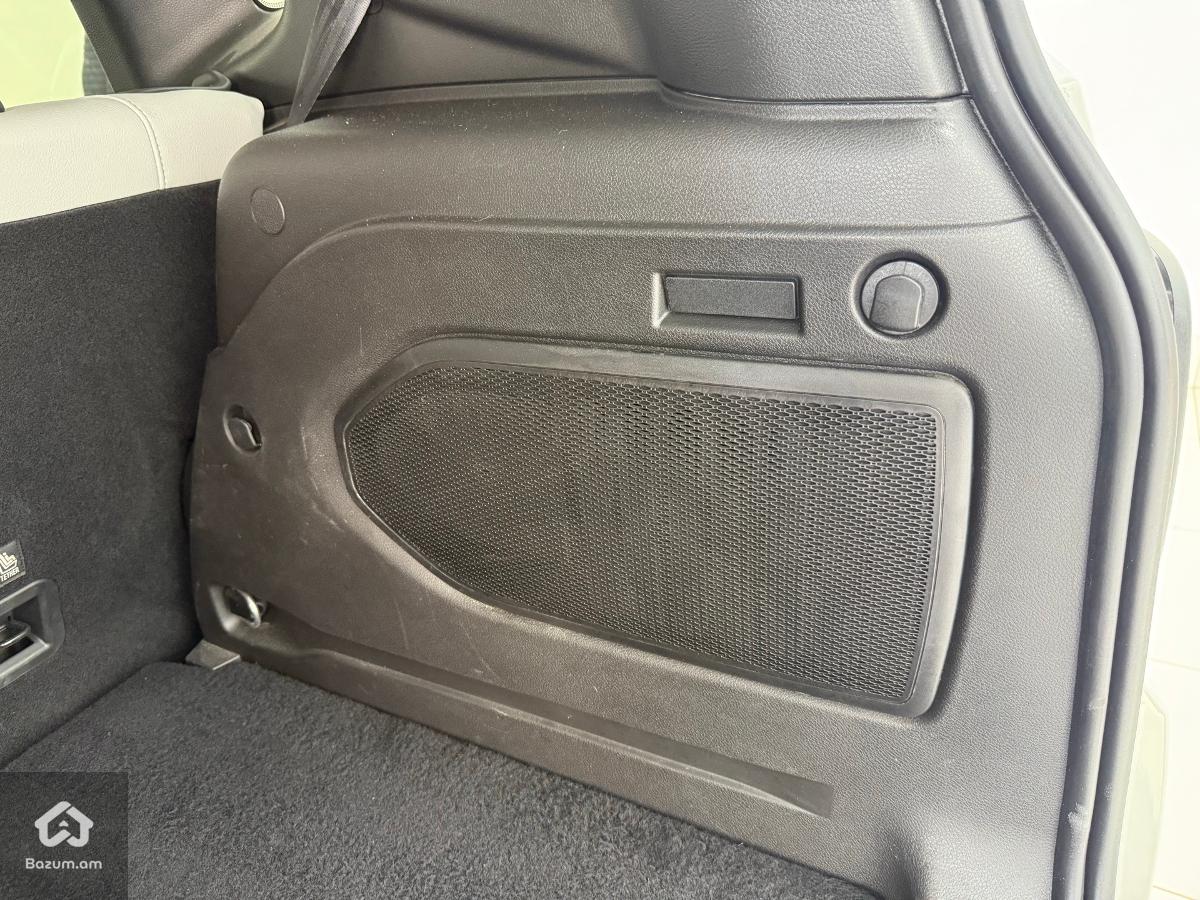 Jeep Renegade Limited 1.3T 4x4 2022 - image 28