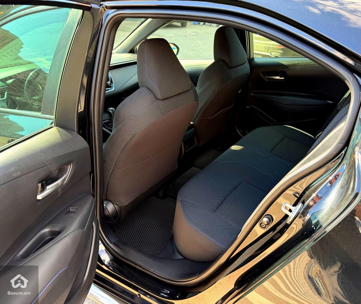 Toyota Corolla SE 2L - image 15