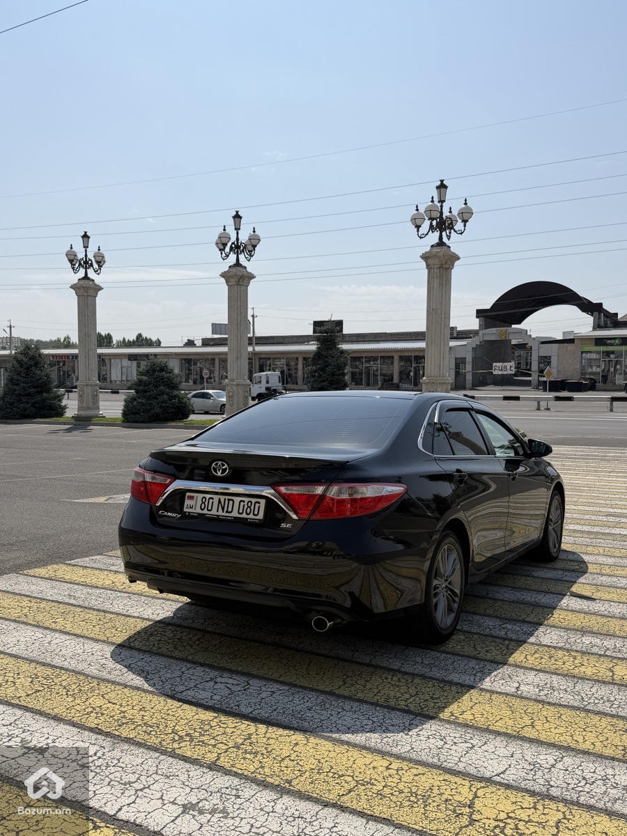 Toyota Camry - image 10