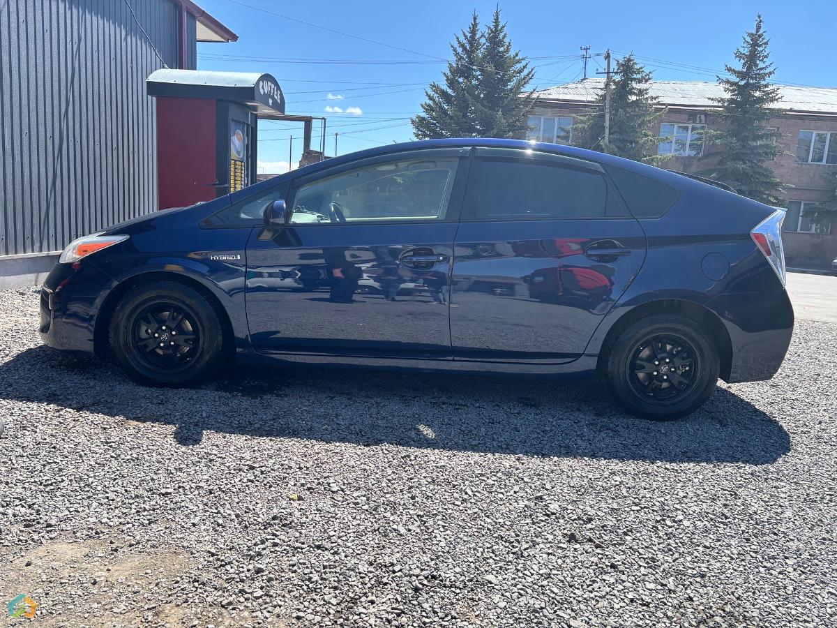 Toyota Prius  - image 6