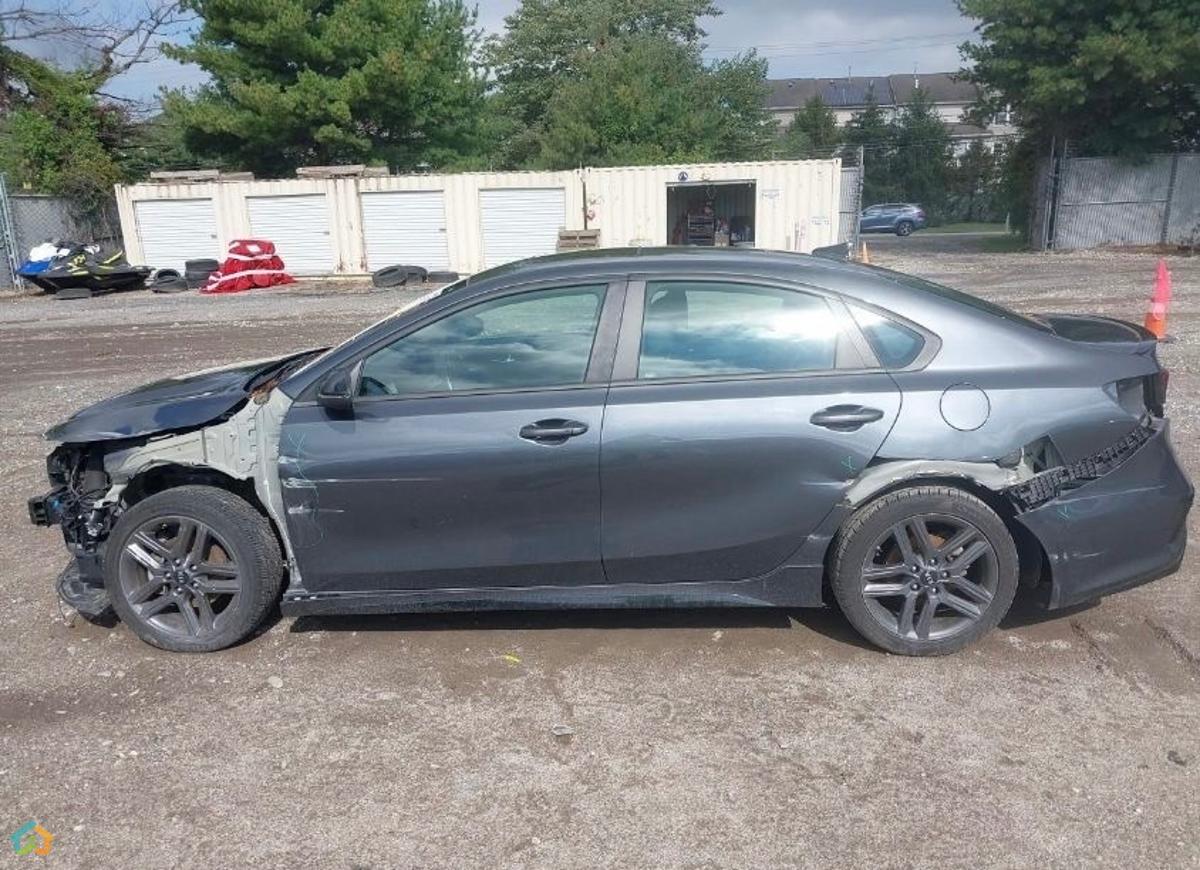 Kia forte gt line - image 2