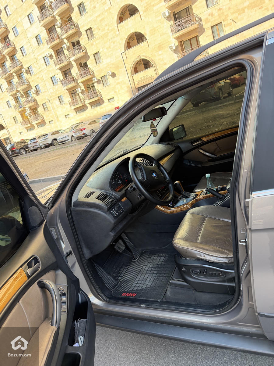 BMW X5 4.4 - image 13