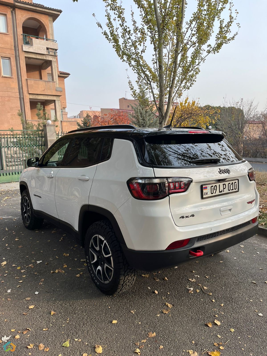 Jeep Compass Trailhawk - image 3