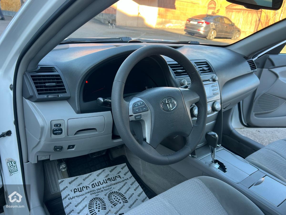 Toyota Camry V45 2010 - image 11