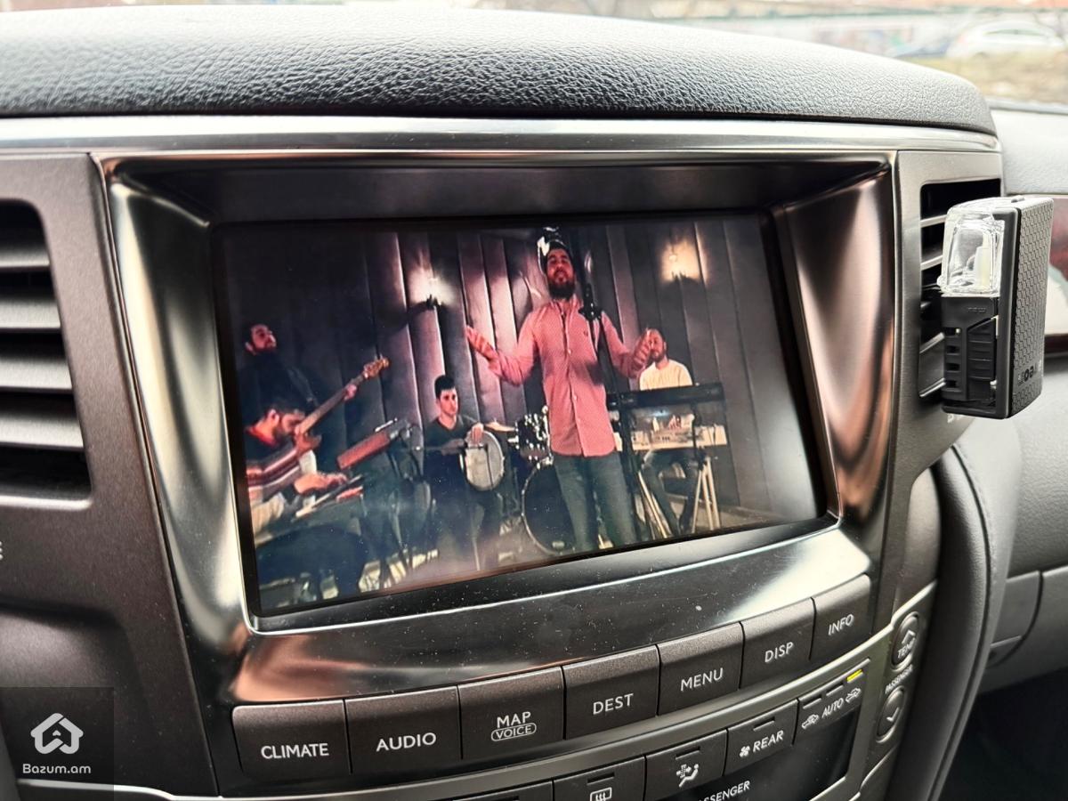 Lexus LX 570 - image 16