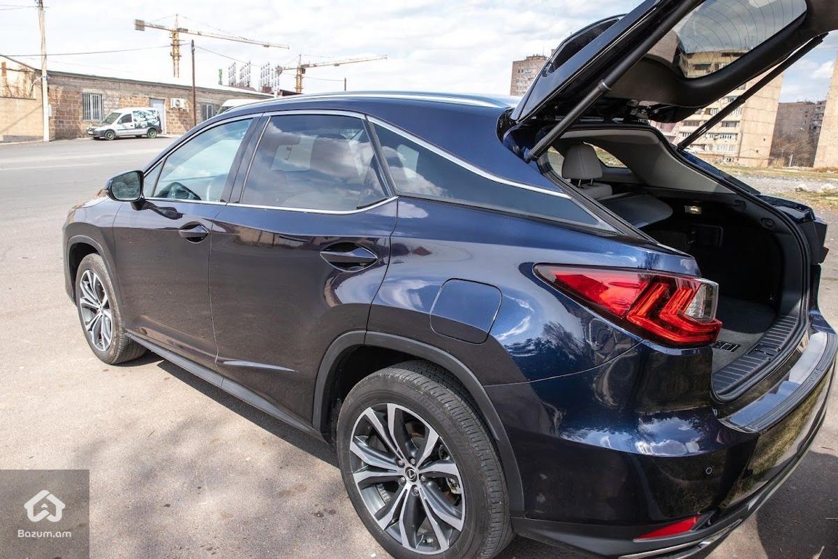 2021 Lexus RX350 - image 9