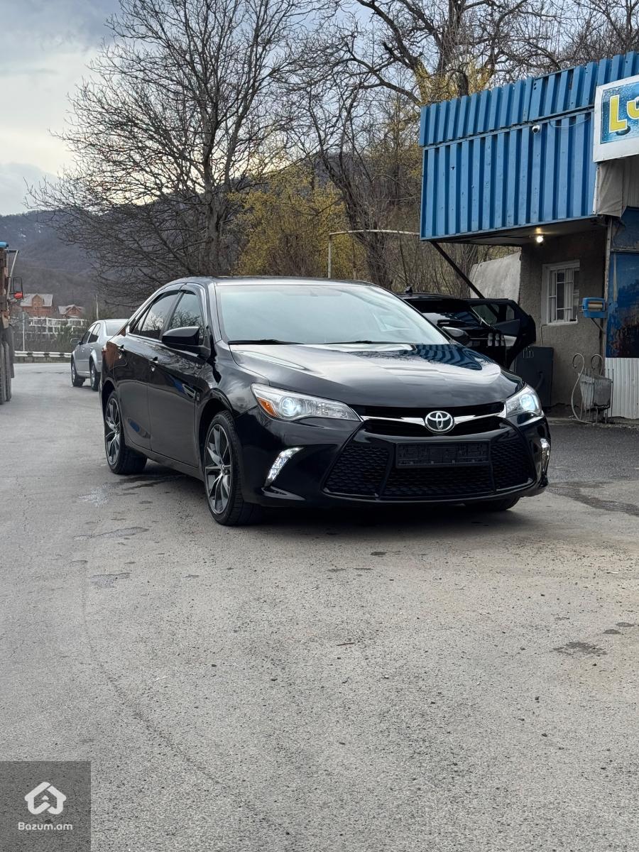 Toyota Camry - image 1