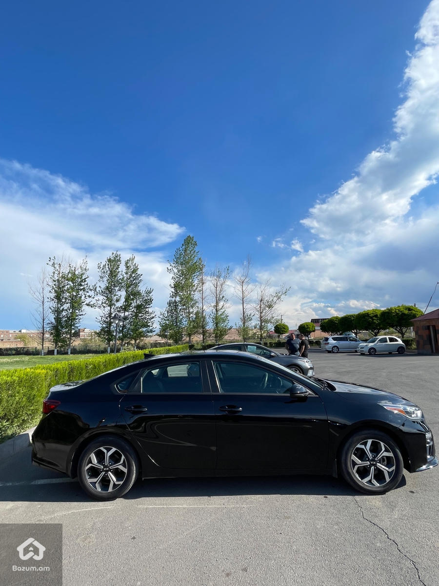 Kia Forte - image 4