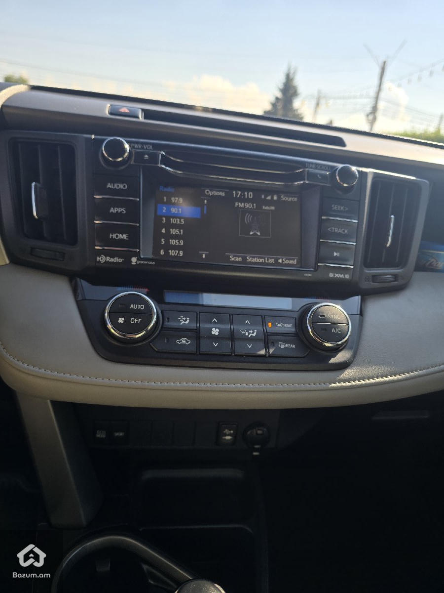 Toyota Rav4 XLE - image 15