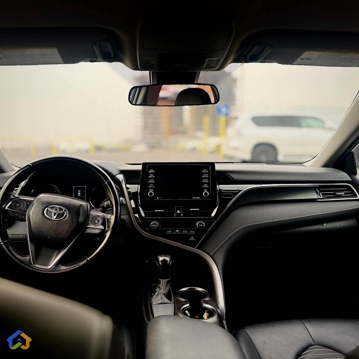 toyota Camry - image 4