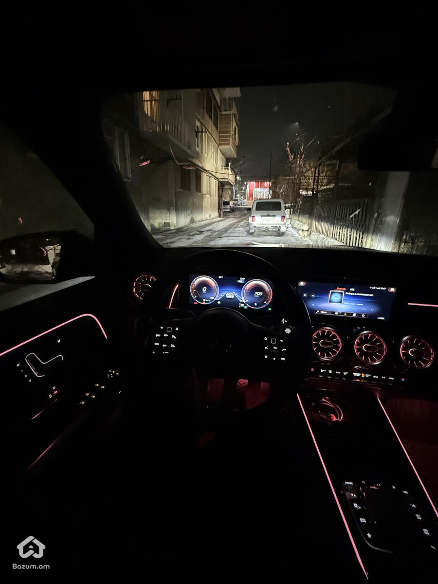 Mercedes Benz GLB250 - image 7