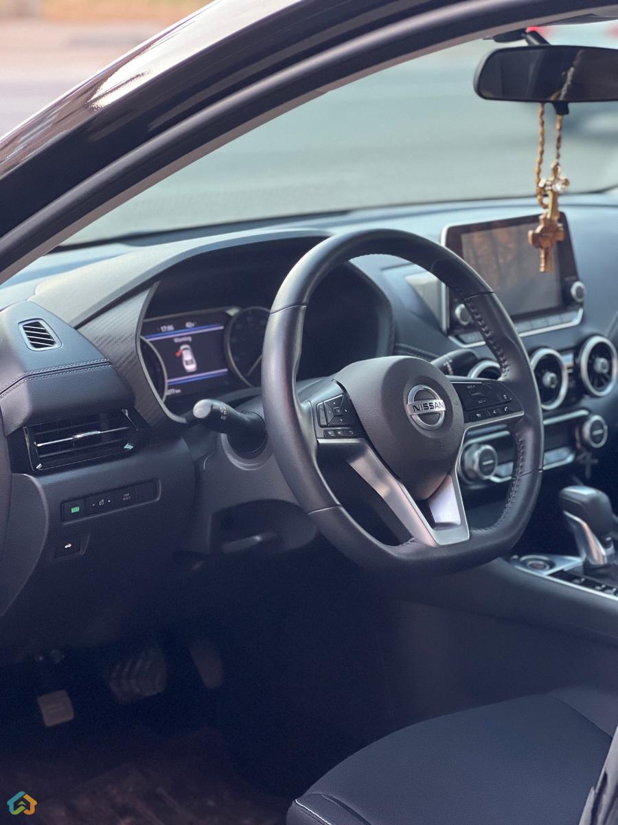 Nissan Sentra - image 11