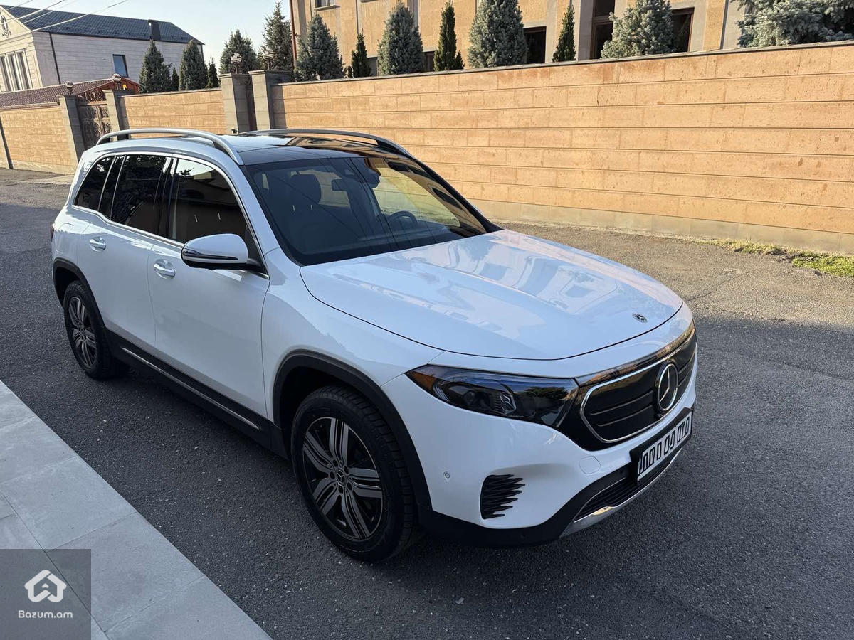Mercedes Benz EQB 300 Suv - image 2