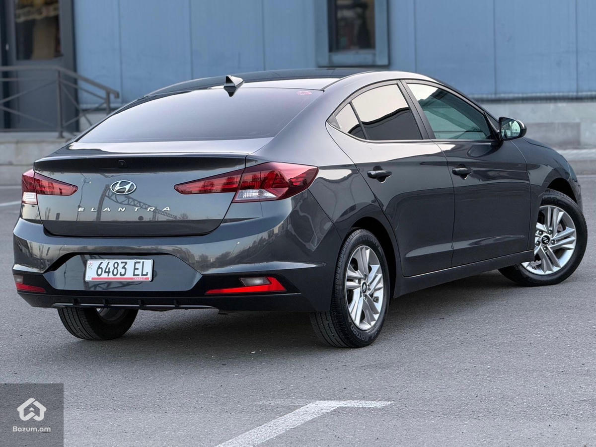 Hyundai Elantra - image 13