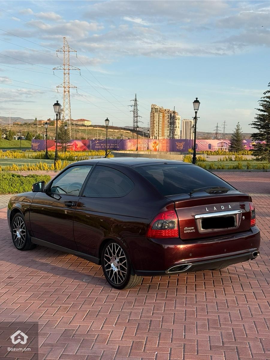 Lada Priora Coupe - image 1