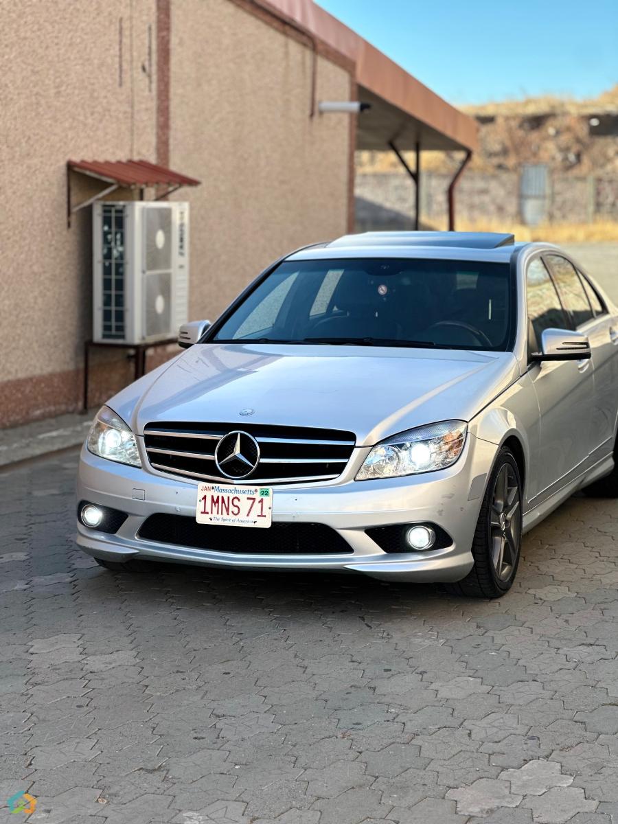 Mercedes benz c300 - image 2