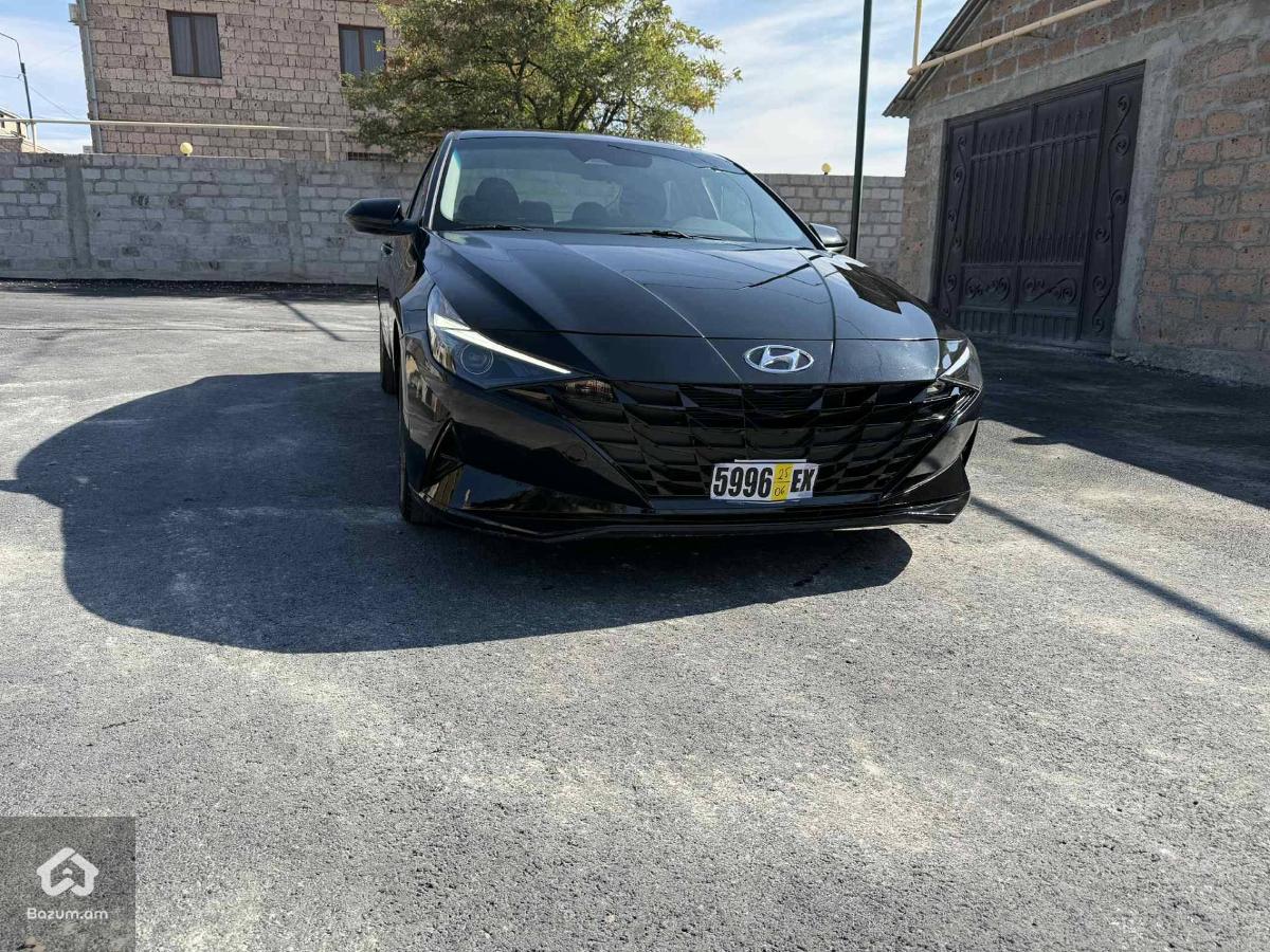 HYUNDAI ELANTRA - image 4