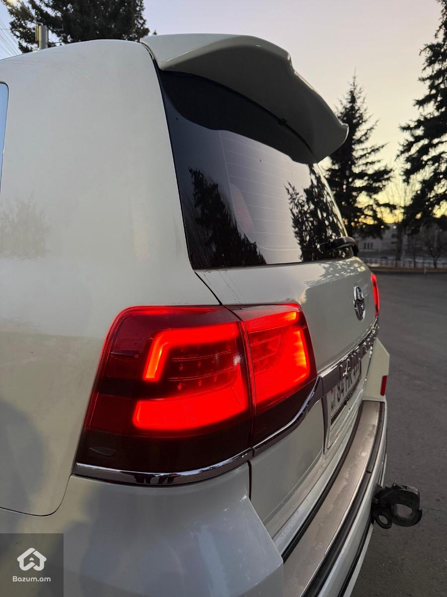 Toyota LC200 - image 6