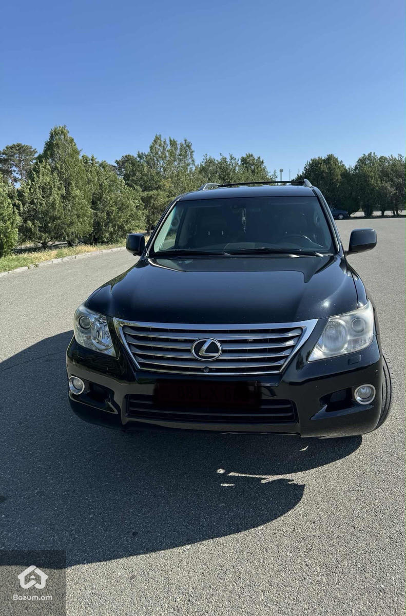 Lexus LX570 - image 2