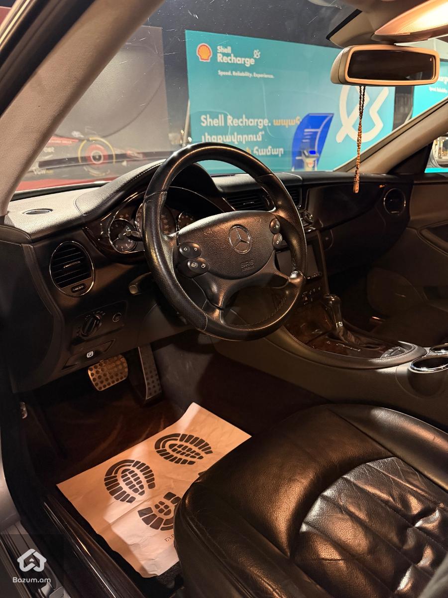 Mercedes-Benz CLS500  - image 8