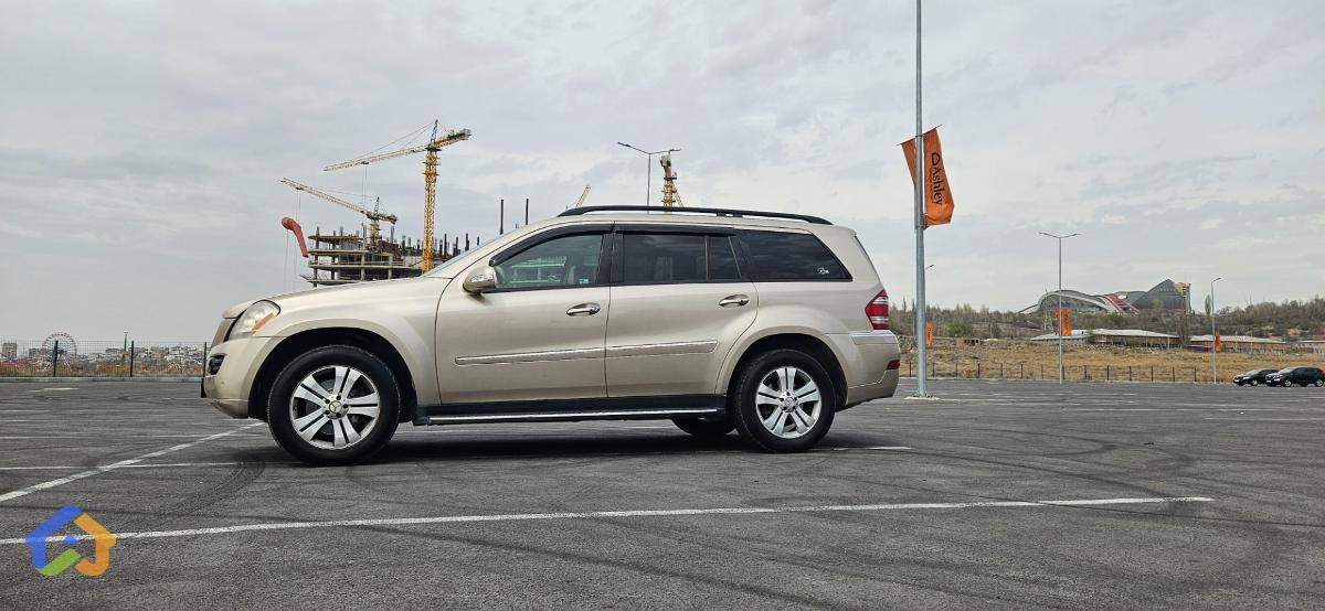 Mercedes benz GL450 - image 3